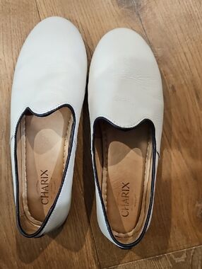 CHARIX White Leather Slip-On Flats